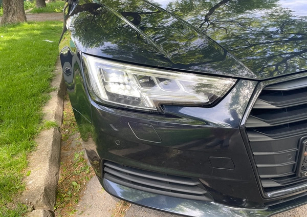 Audi A4 cena 69900 przebieg: 199999, rok produkcji 2017 z Lublin małe 301